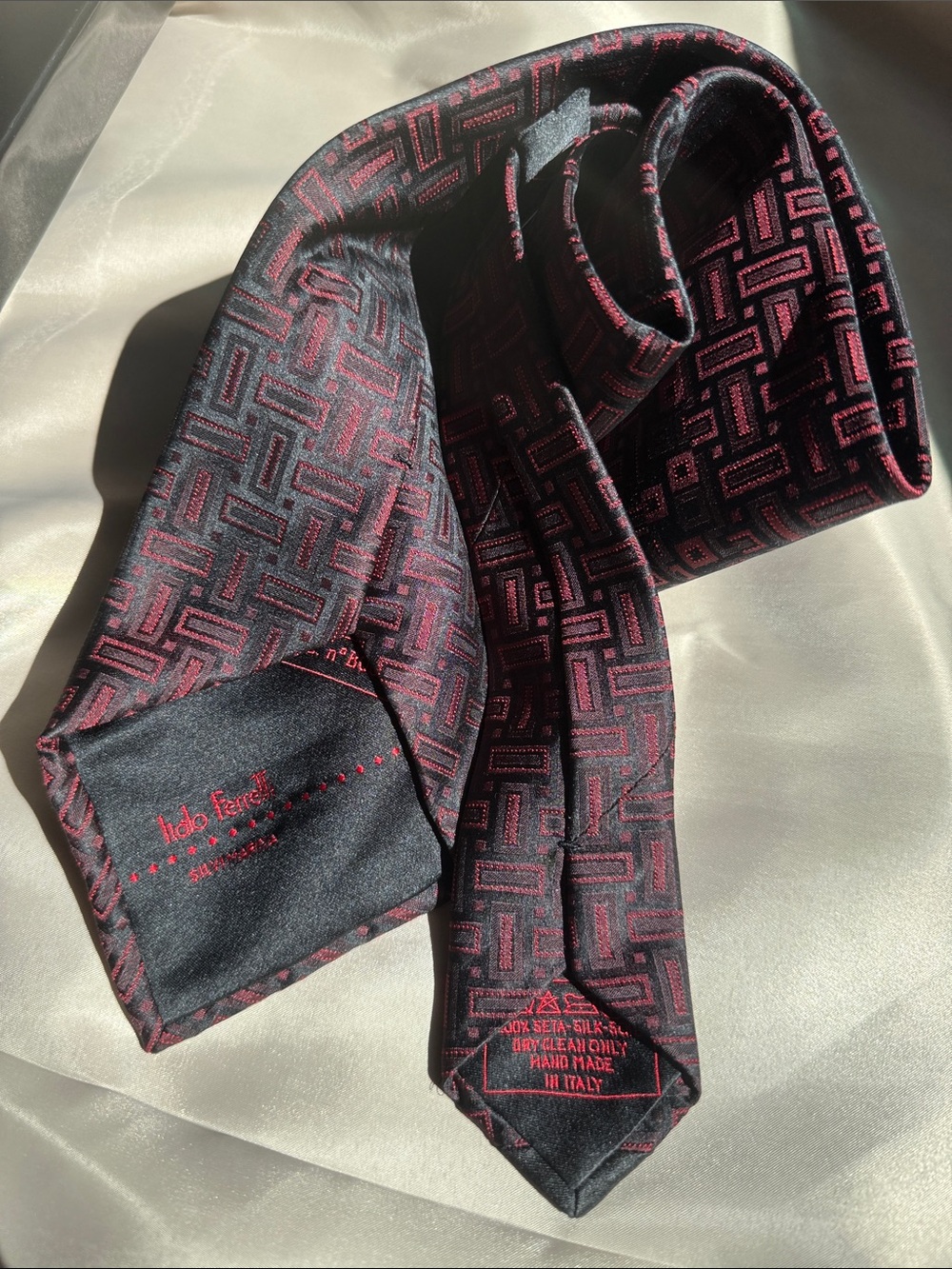 Sara Battaglia Black and Red Geometric Silk Tie